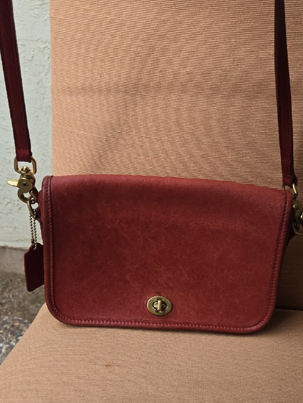 Vintage Coach Crossbody Pocket Purse (Style No. 9755) - Picture 6 of 8